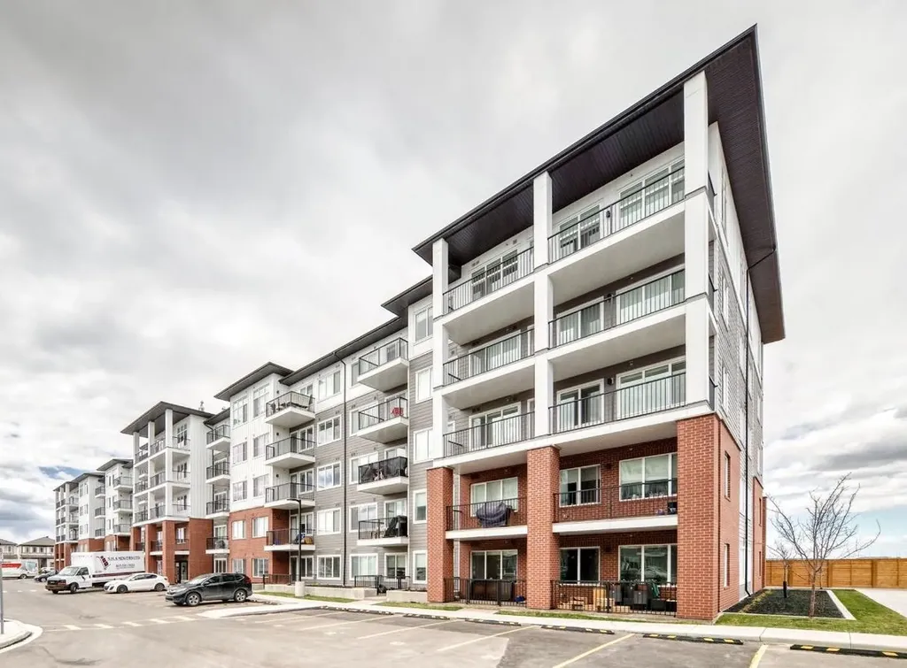 44 Skyview Parkway NE Calgary AB T3N2R8