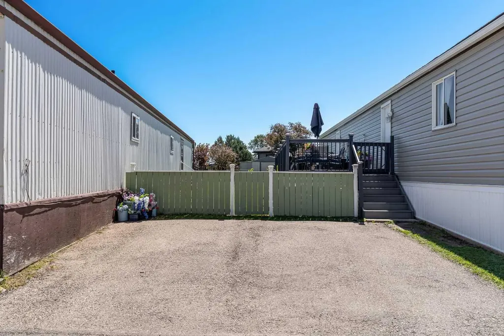 424 Kanell Drive High River AB T1V 1J5