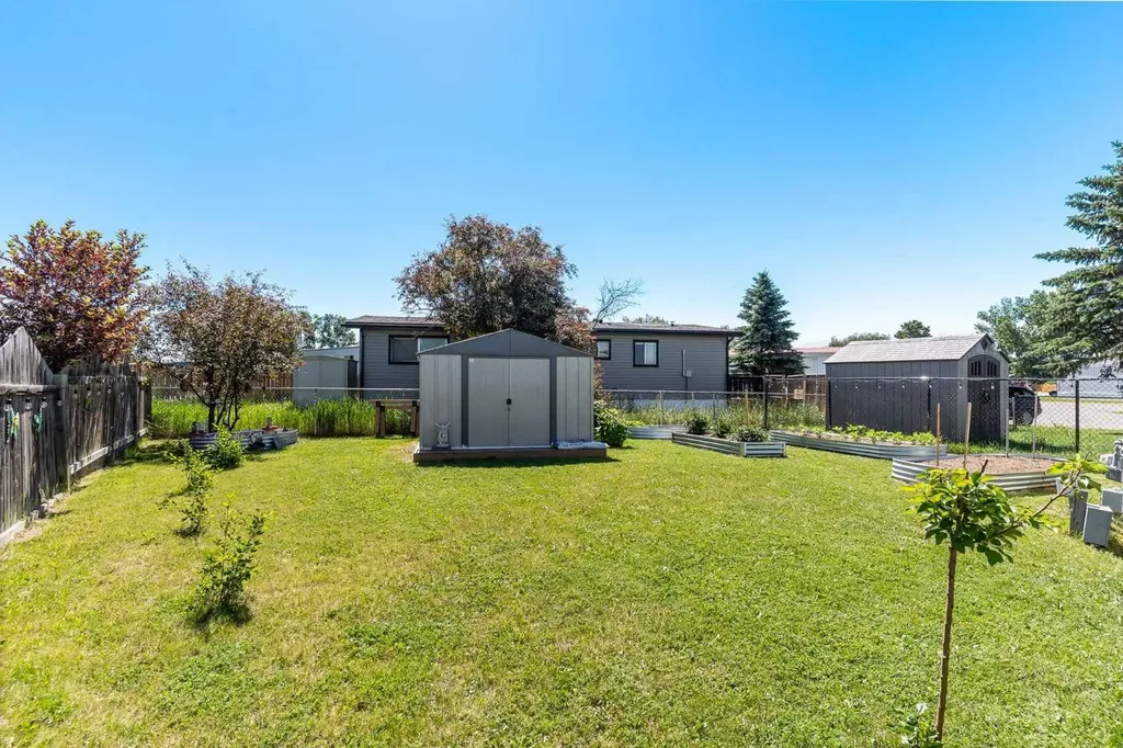 424 Kanell Drive High River AB T1V 1J5