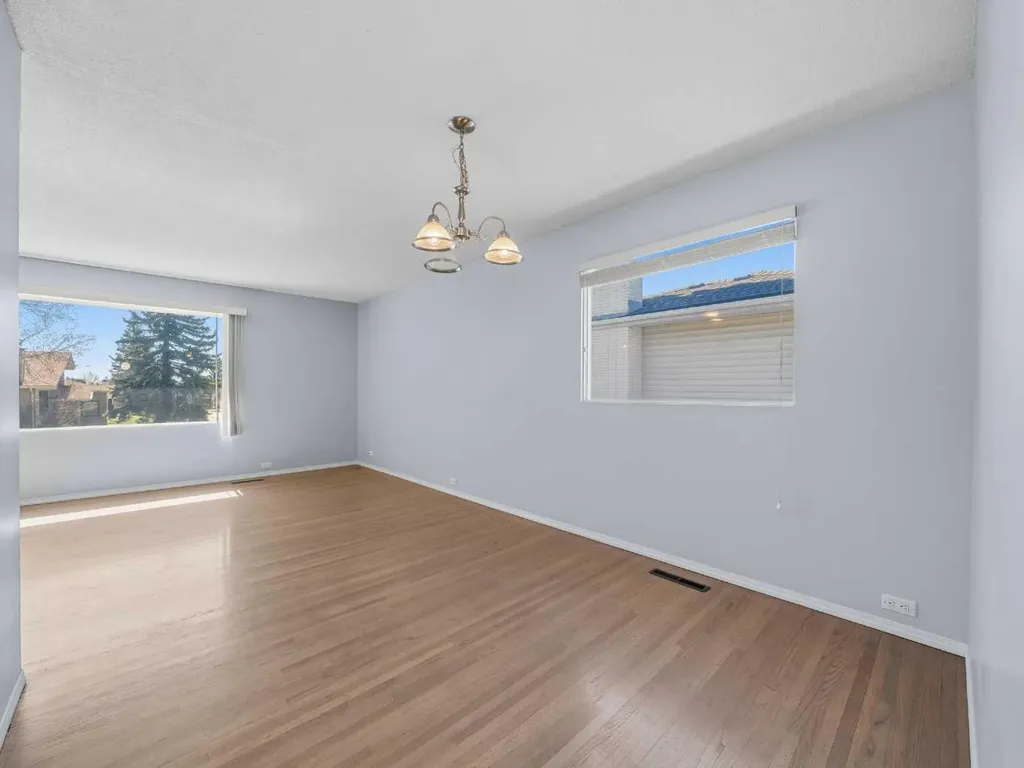 5123 Bulyea Road NW Calgary AB T2L 2H8
