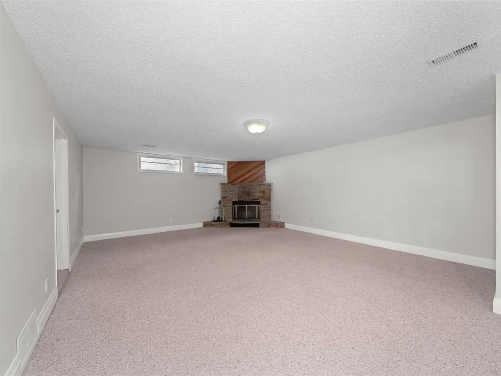 5123 Bulyea Road NW Calgary AB T2L 2H8