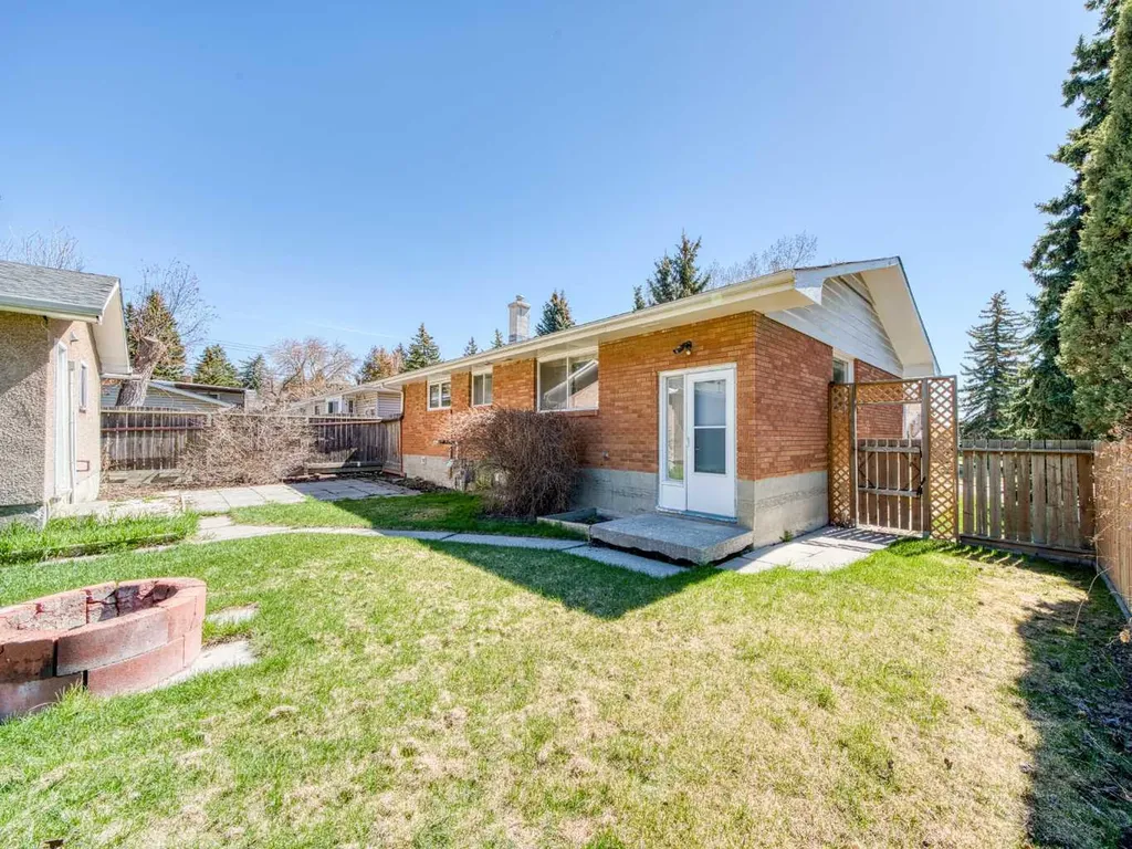 5123 Bulyea Road NW Calgary AB T2L 2H8