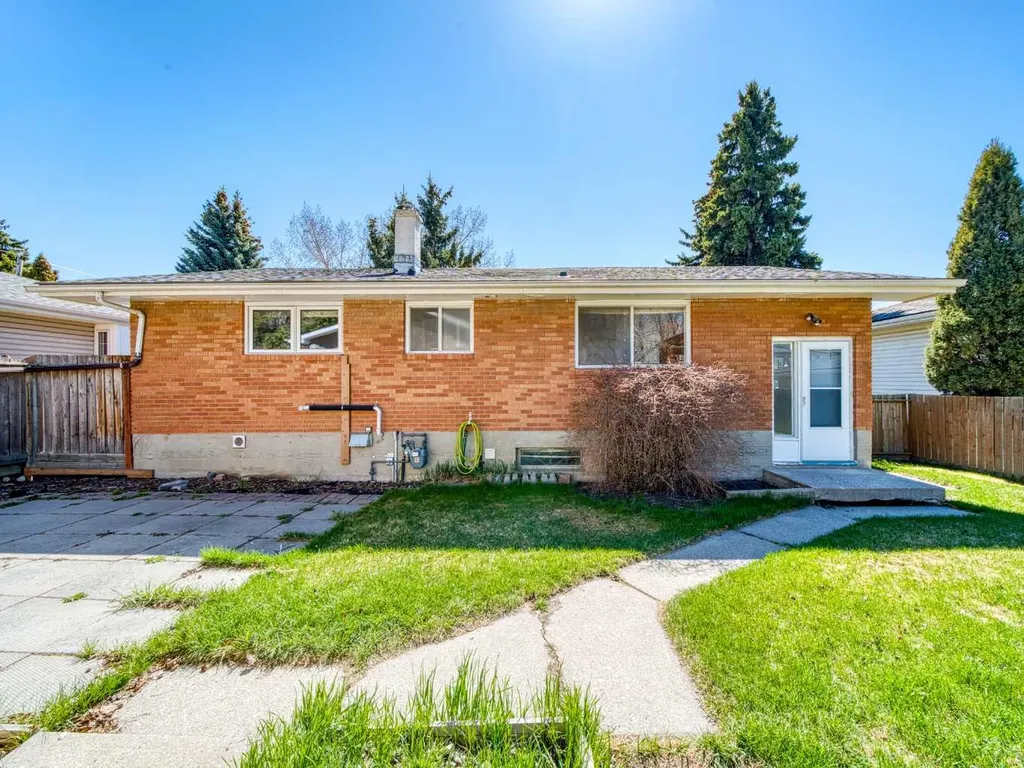 5123 Bulyea Road NW Calgary AB T2L 2H8
