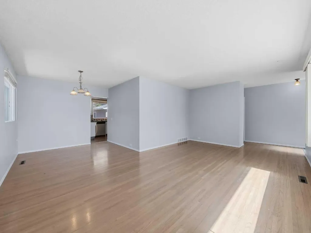 5123 Bulyea Road NW Calgary AB T2L 2H8