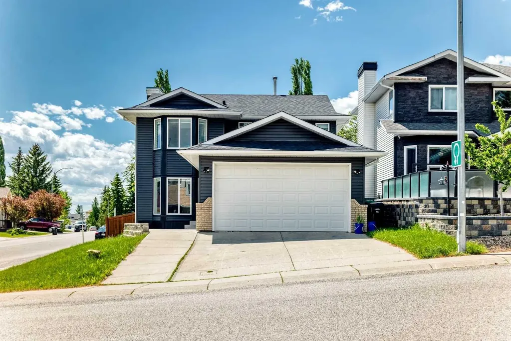 112 Christie Park Manor SW Calgary AB T3H 2E8