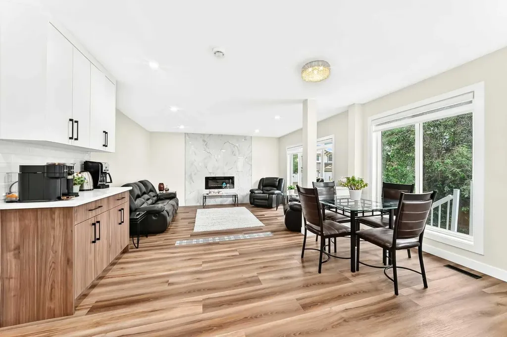 112 Christie Park Manor SW Calgary AB T3H 2E8