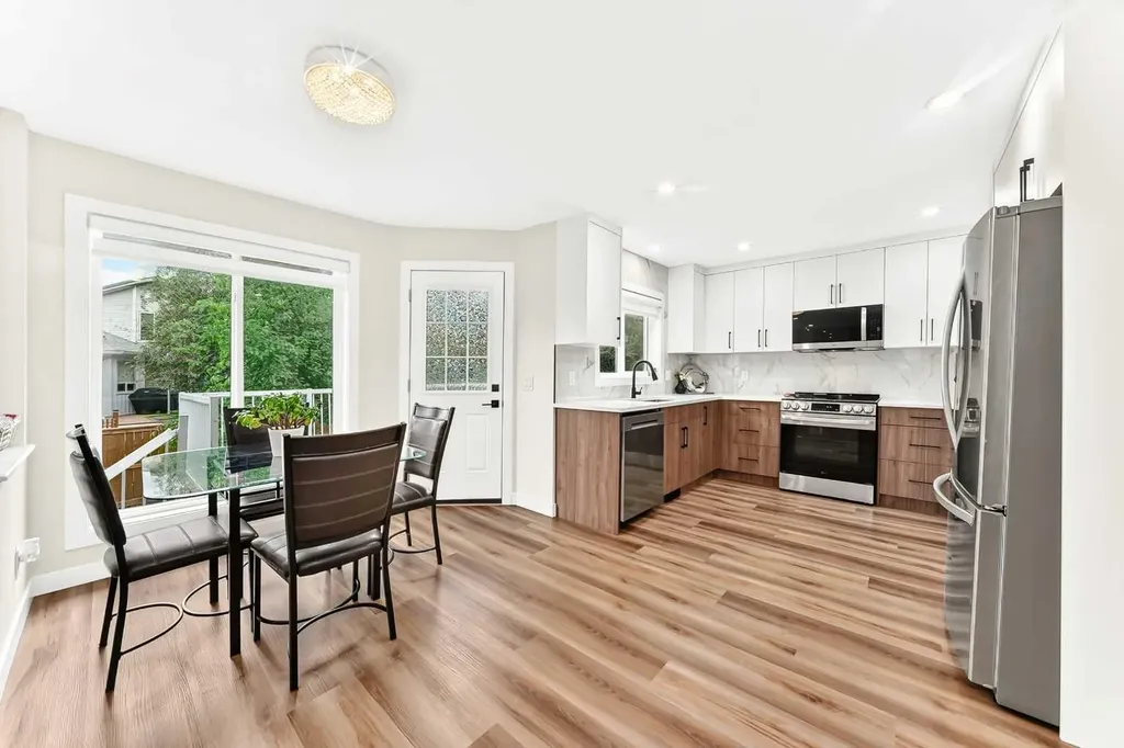 112 Christie Park Manor SW Calgary AB T3H 2E8