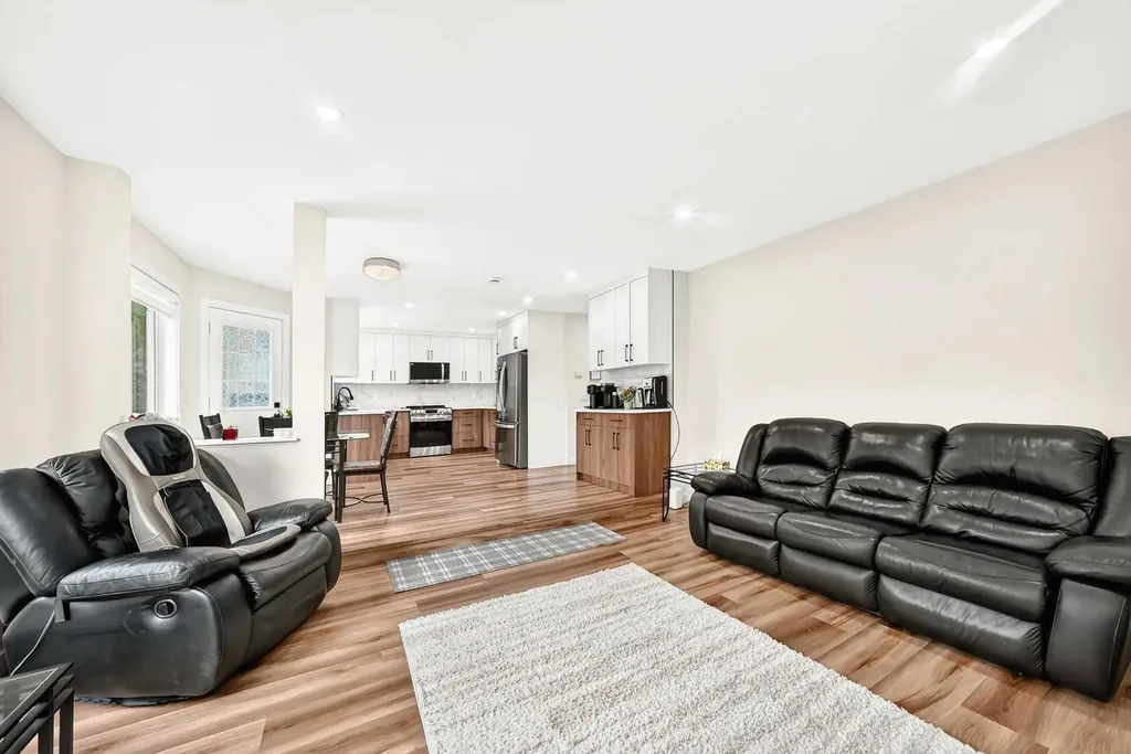 112 Christie Park Manor SW Calgary AB T3H 2E8