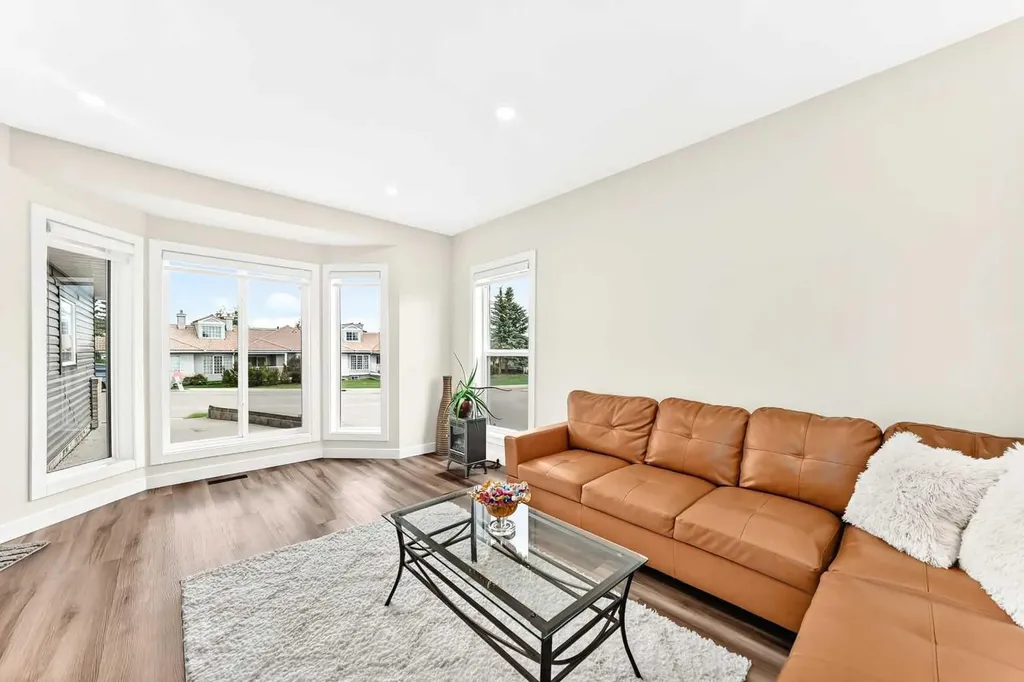 112 Christie Park Manor SW Calgary AB T3H 2E8