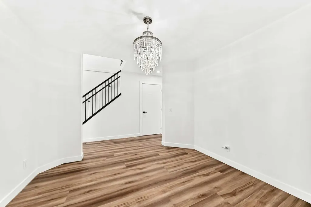 112 Christie Park Manor SW Calgary AB T3H 2E8