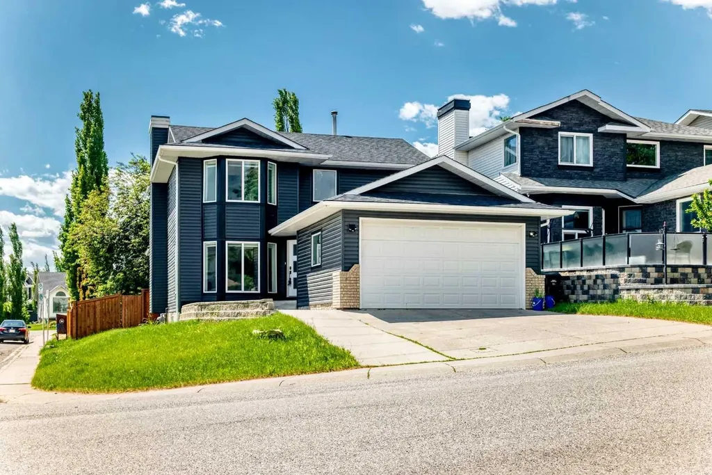 112 Christie Park Manor SW Calgary AB T3H 2E8