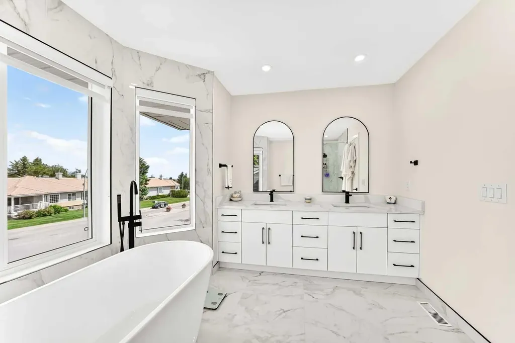 112 Christie Park Manor SW Calgary AB T3H 2E8