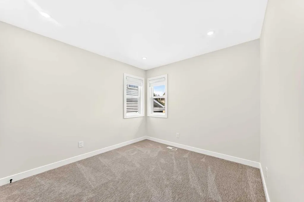 112 Christie Park Manor SW Calgary AB T3H 2E8