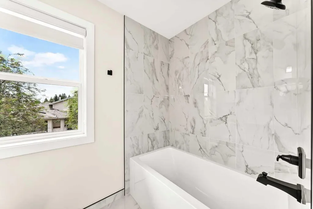 112 Christie Park Manor SW Calgary AB T3H 2E8