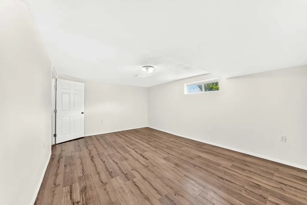 112 Christie Park Manor SW Calgary AB T3H 2E8