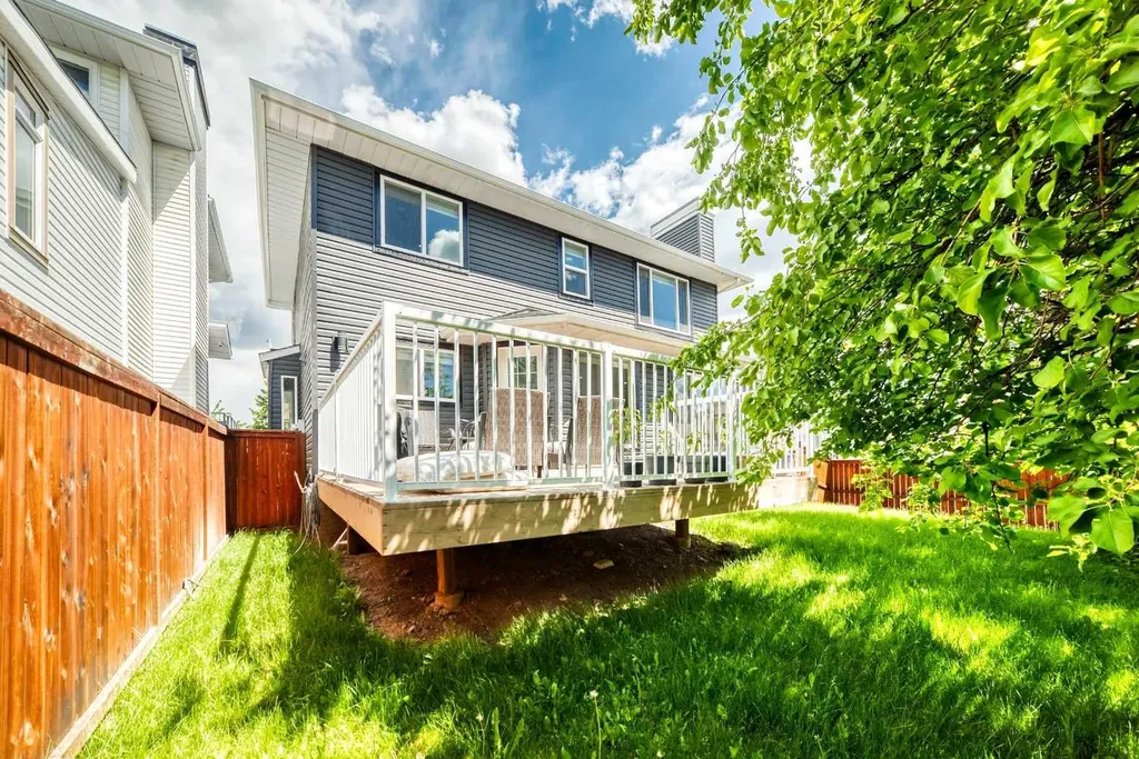 112 Christie Park Manor SW Calgary AB T3H 2E8