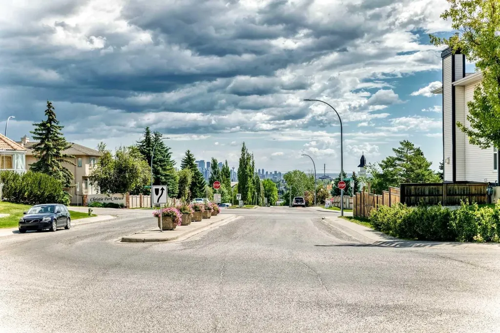 112 Christie Park Manor SW Calgary AB T3H 2E8