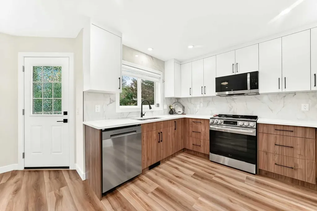 112 Christie Park Manor SW Calgary AB T3H 2E8