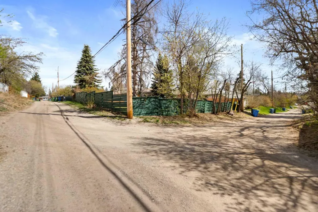 55 Kelvin Place SW Calgary AB T2V 2L2