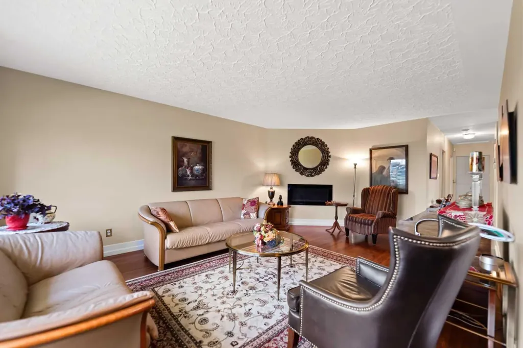 55 Kelvin Place SW Calgary AB T2V 2L2