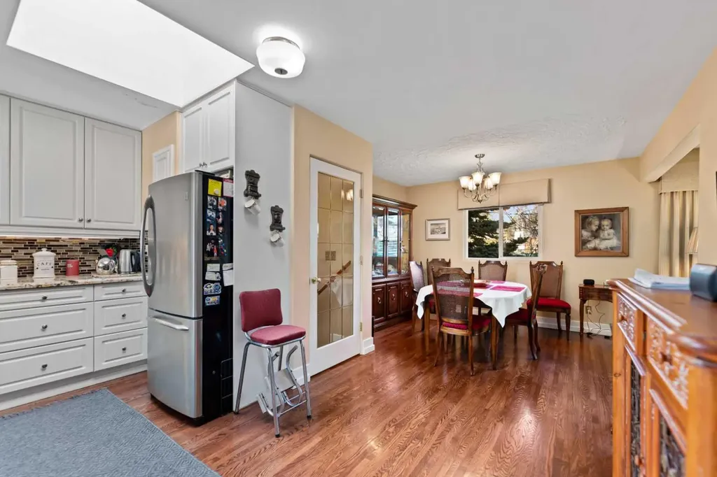 55 Kelvin Place SW Calgary AB T2V 2L2