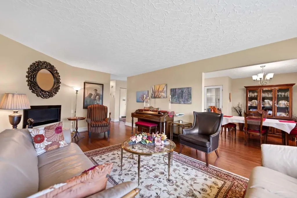55 Kelvin Place SW Calgary AB T2V 2L2