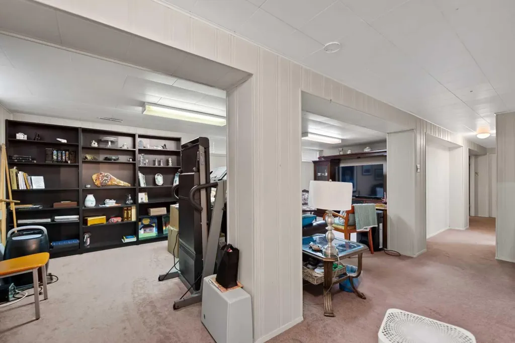55 Kelvin Place SW Calgary AB T2V 2L2