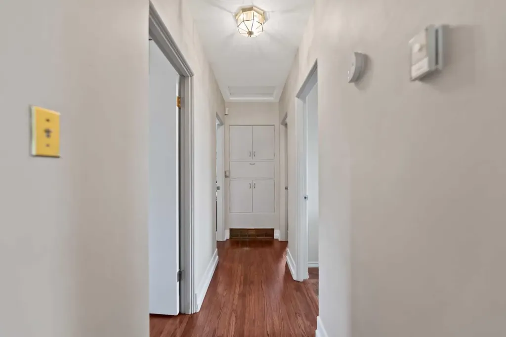 55 Kelvin Place SW Calgary AB T2V 2L2