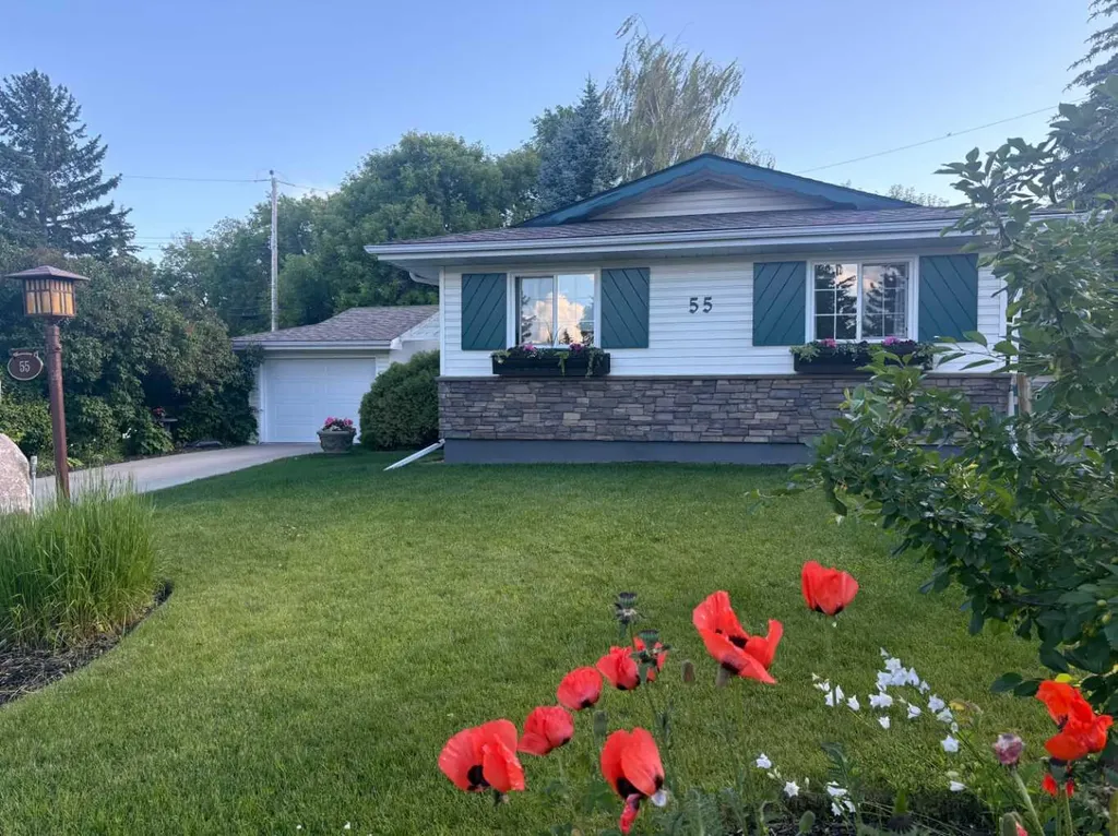 55 Kelvin Place SW Calgary AB T2V 2L2