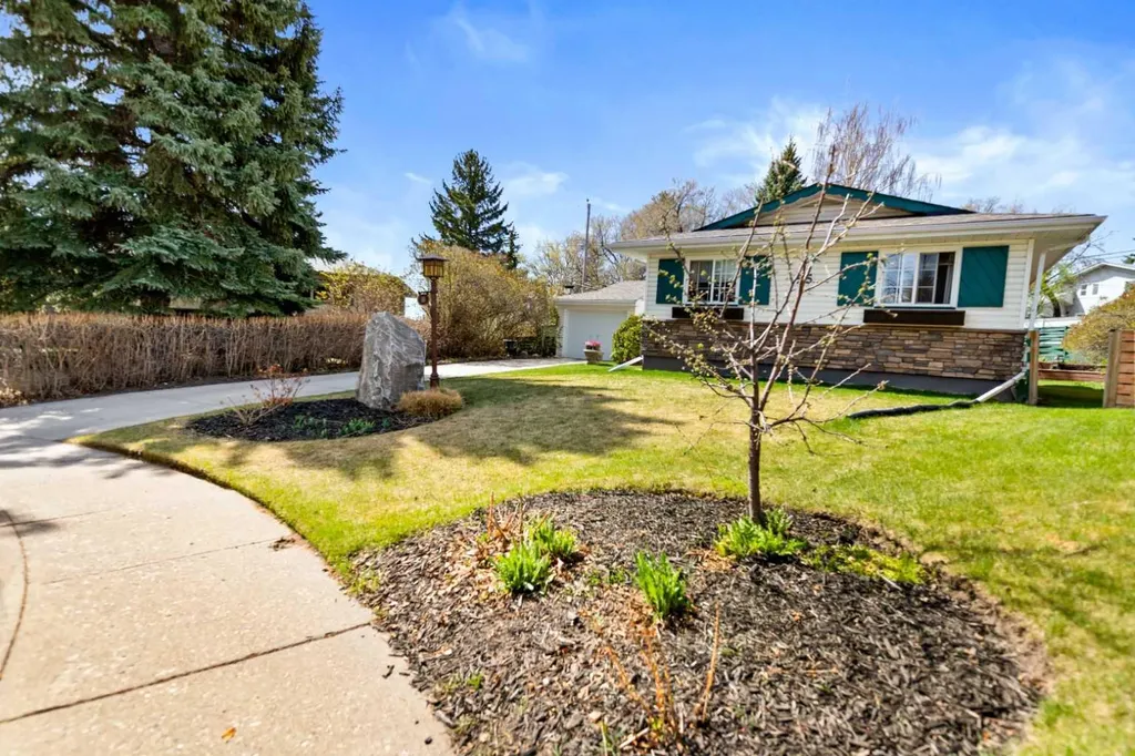 55 Kelvin Place SW Calgary AB T2V 2L2