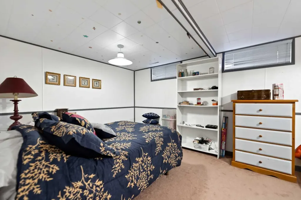 55 Kelvin Place SW Calgary AB T2V 2L2