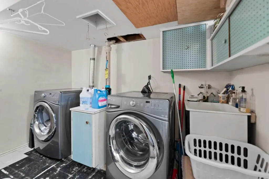 55 Kelvin Place SW Calgary AB T2V 2L2