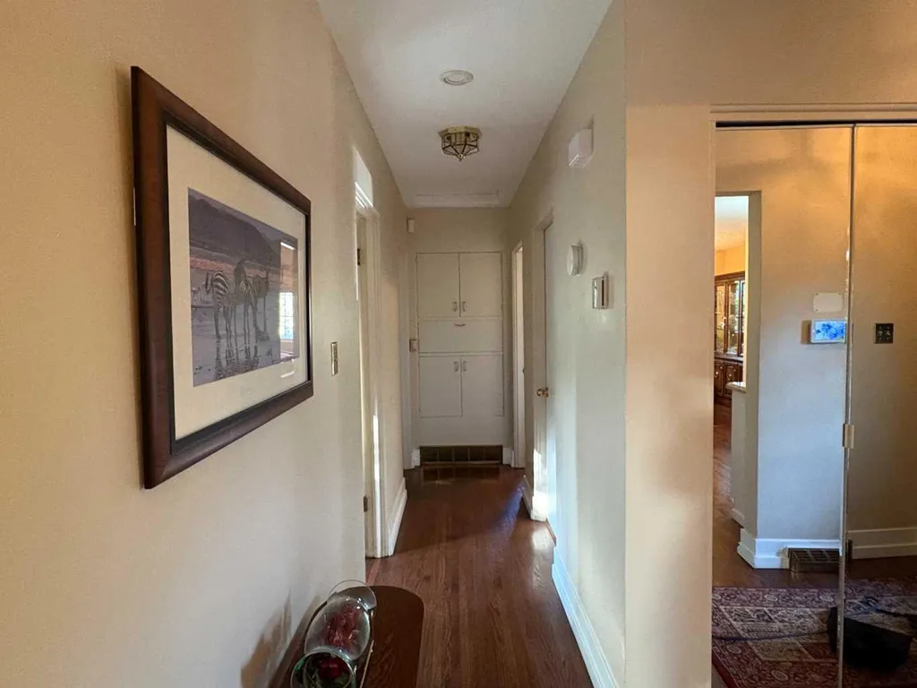 55 Kelvin Place SW Calgary AB T2V 2L2