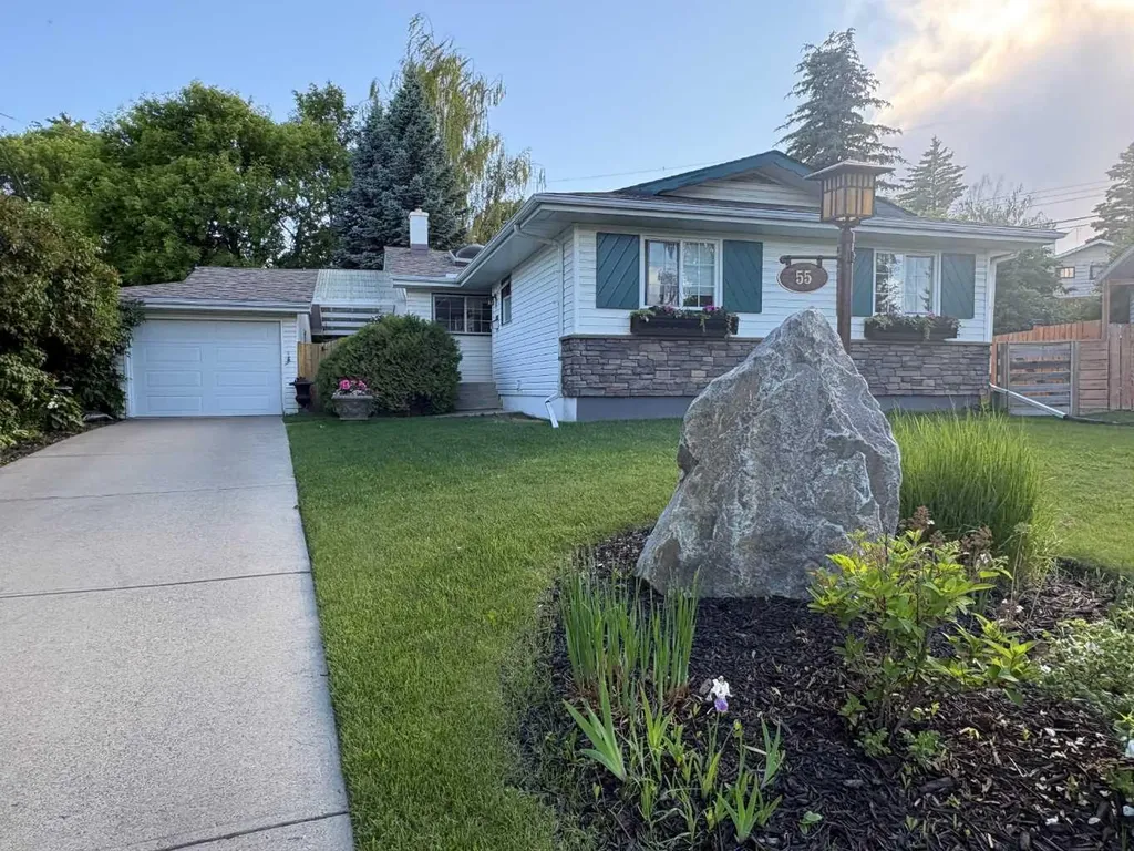 55 Kelvin Place SW Calgary AB T2V 2L2