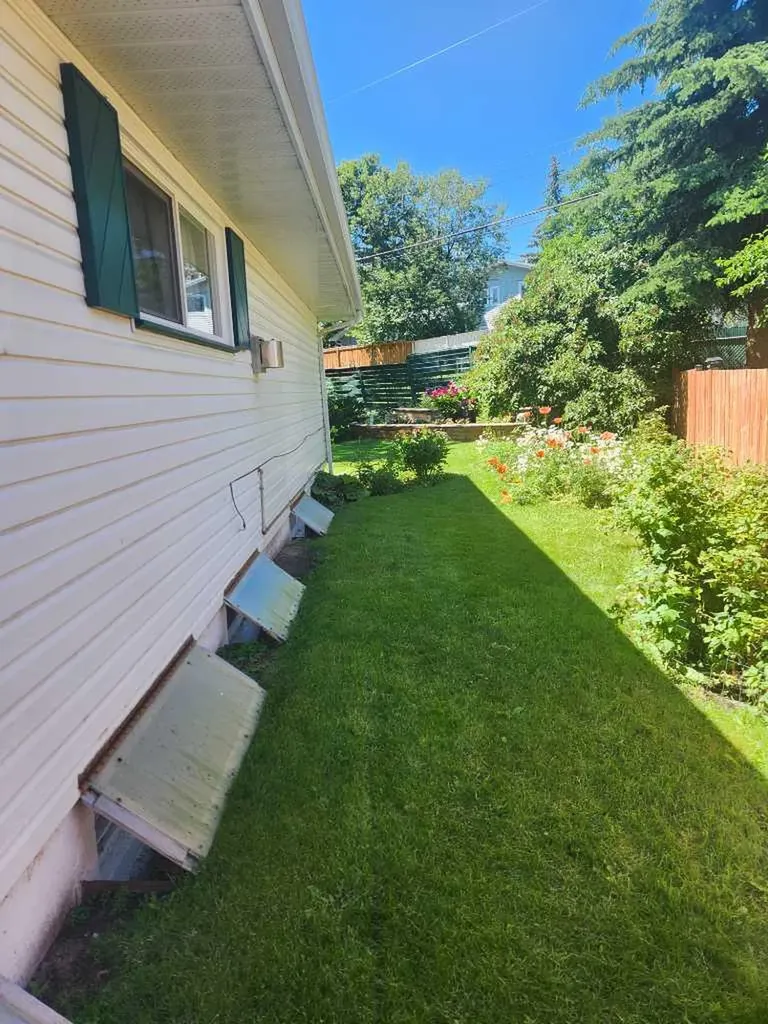 55 Kelvin Place SW Calgary AB T2V 2L2