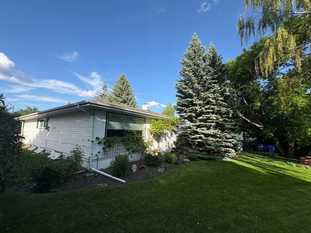 55 Kelvin Place SW Calgary AB T2V 2L2