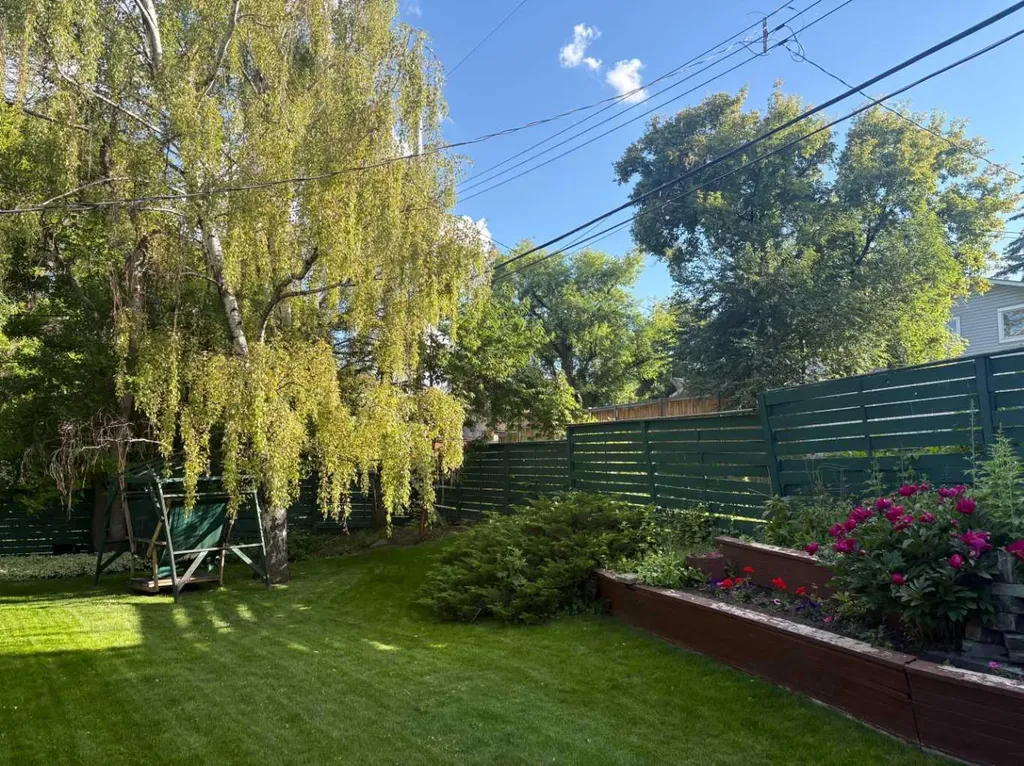 55 Kelvin Place SW Calgary AB T2V 2L2