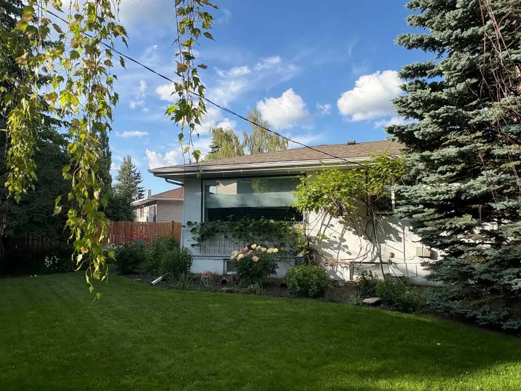 55 Kelvin Place SW Calgary AB T2V 2L2