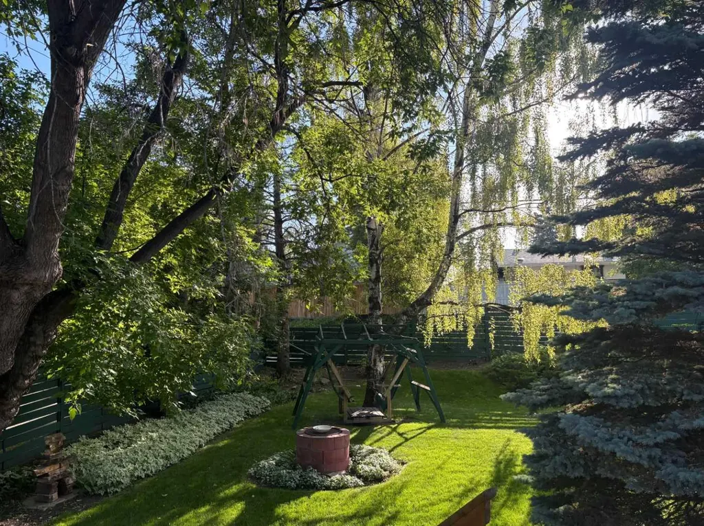 55 Kelvin Place SW Calgary AB T2V 2L2