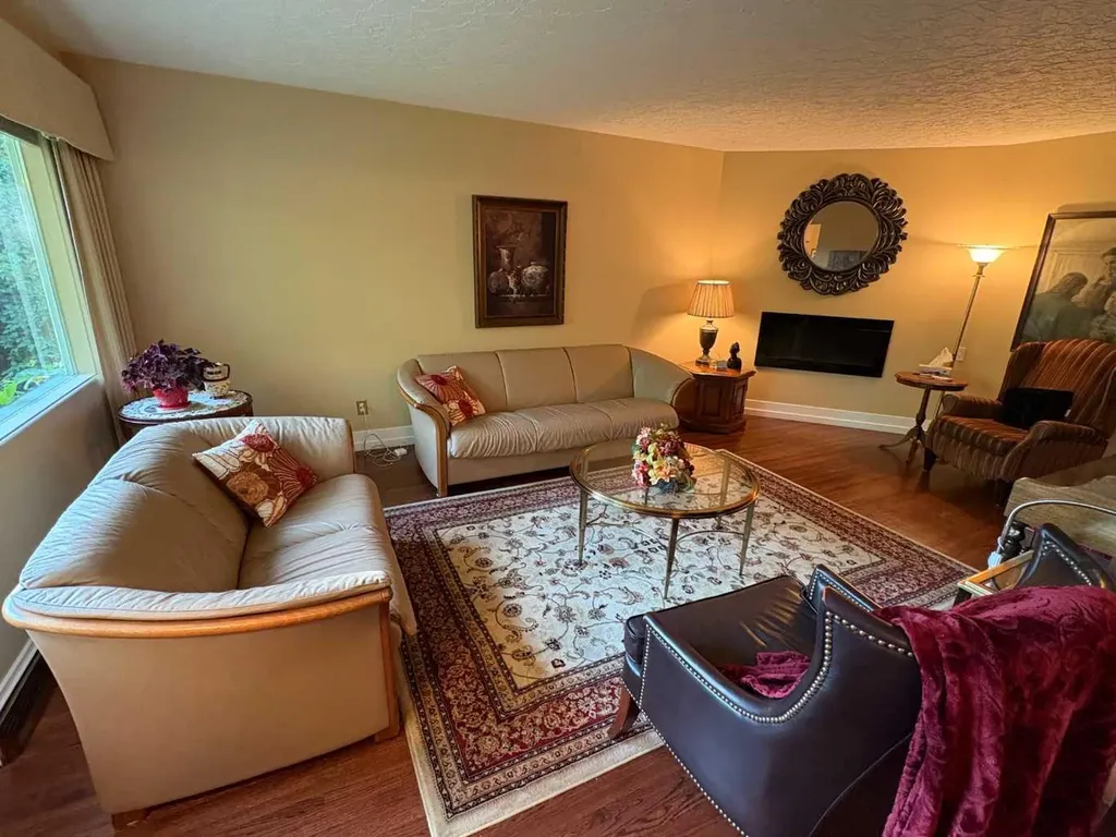 55 Kelvin Place SW Calgary AB T2V 2L2
