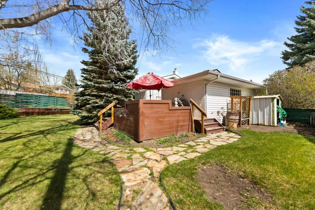 55 Kelvin Place SW Calgary AB T2V 2L2