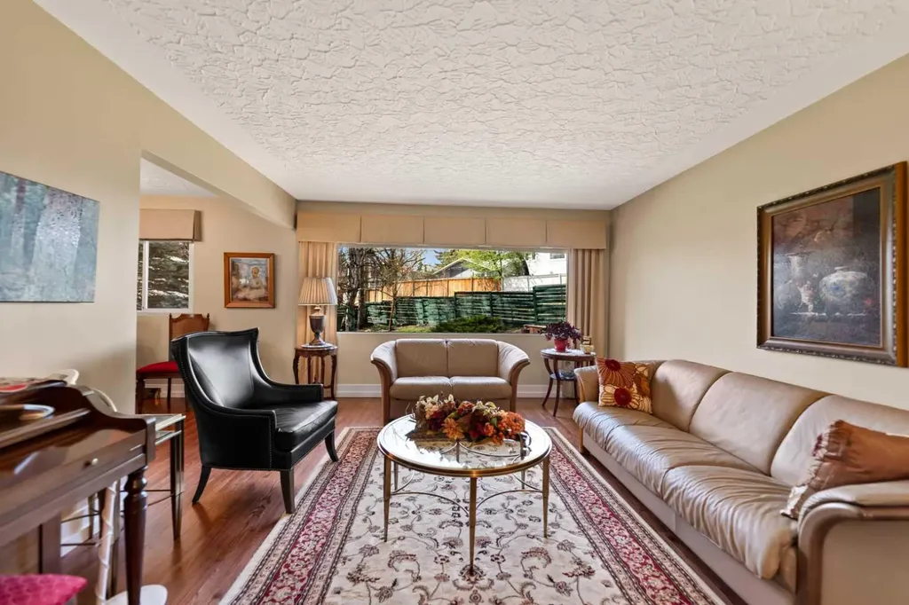 55 Kelvin Place SW Calgary AB T2V 2L2