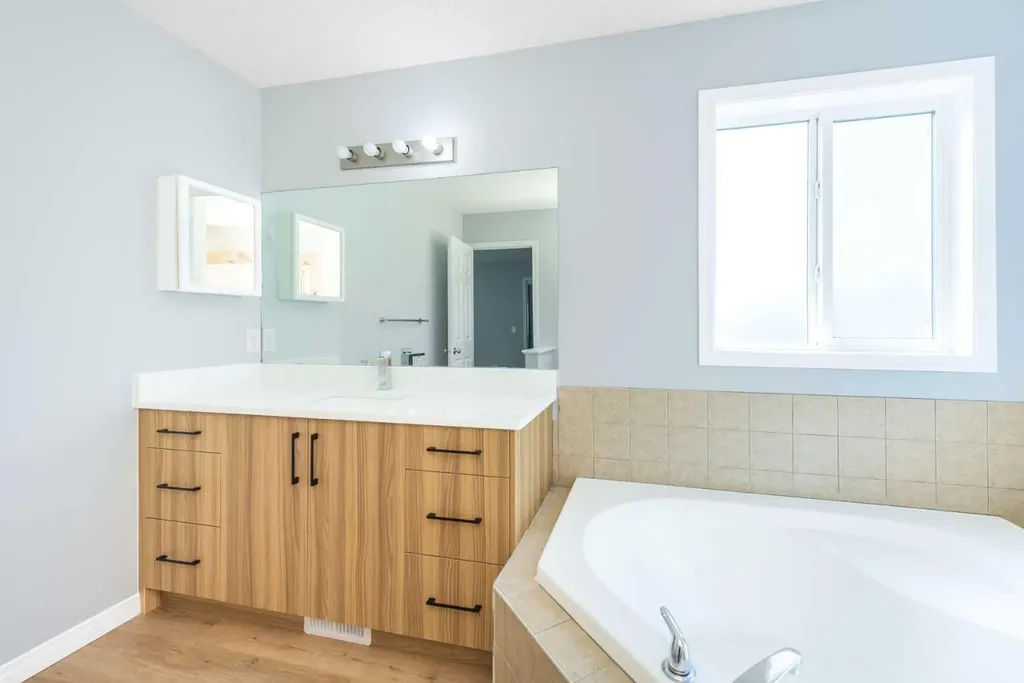 8454 Saddleridge Drive NE Calgary AB T3J5H8