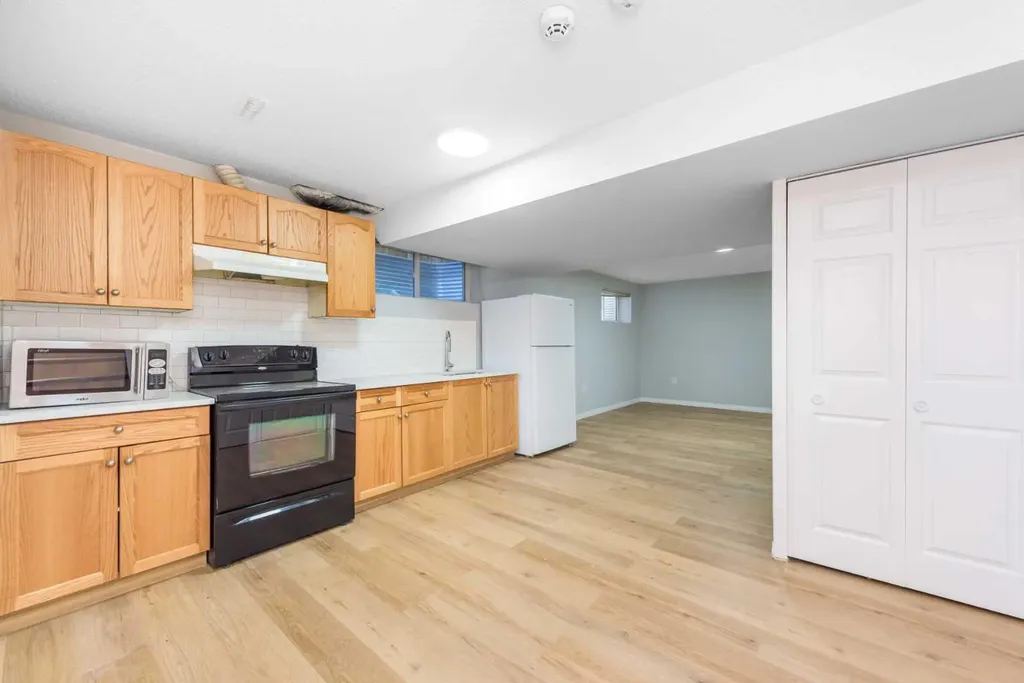 8454 Saddleridge Drive NE Calgary AB T3J5H8