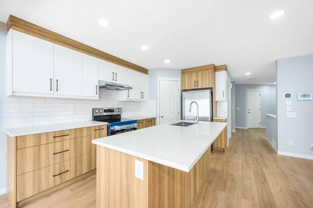 8454 Saddleridge Drive NE Calgary AB T3J5H8