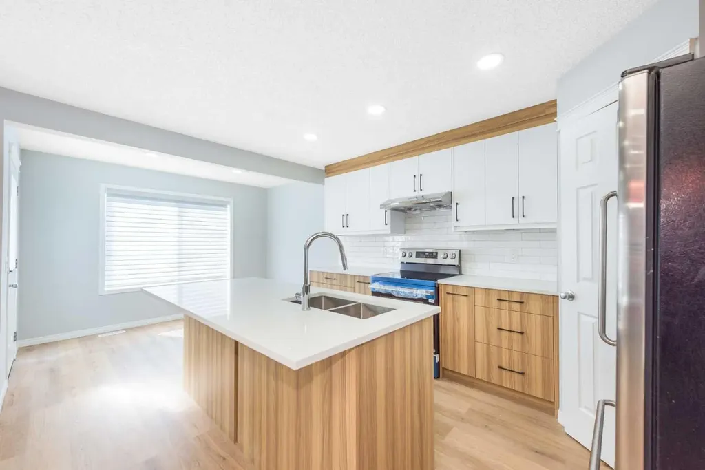 8454 Saddleridge Drive NE Calgary AB T3J5H8