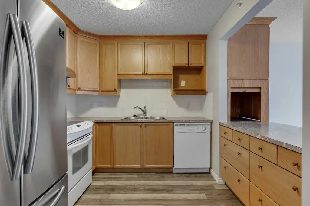 928 Arbour Lake Road NW Calgary AB T3G 5T2