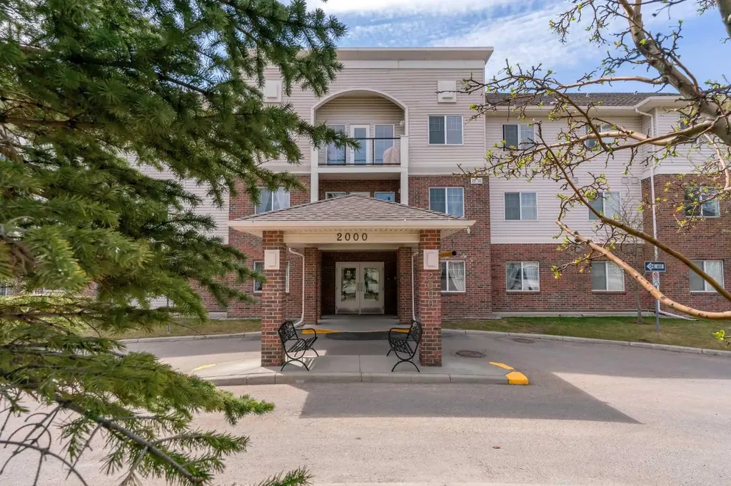 928 Arbour Lake Road NW Calgary AB T3G 5T2