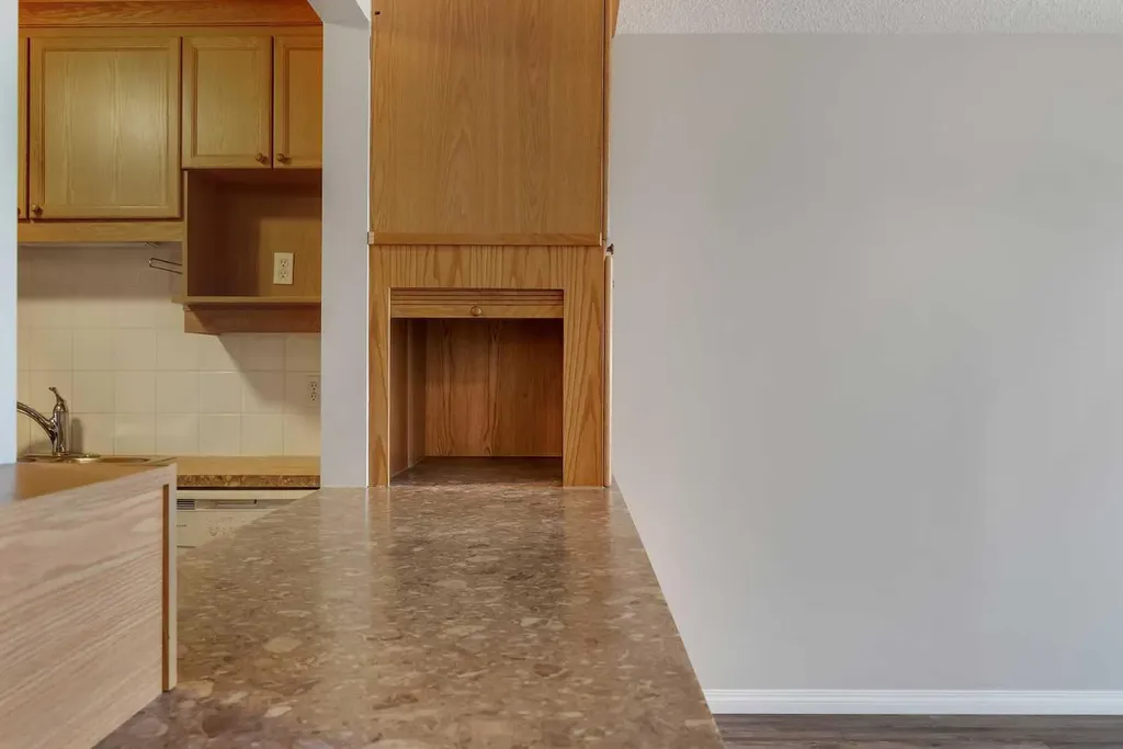 928 Arbour Lake Road NW Calgary AB T3G 5T2