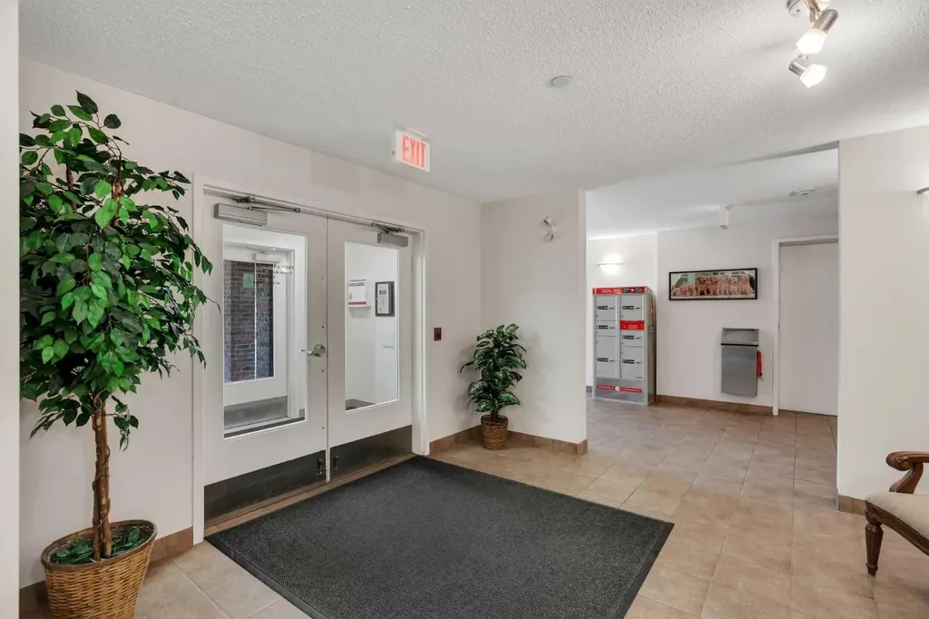 928 Arbour Lake Road NW Calgary AB T3G 5T2